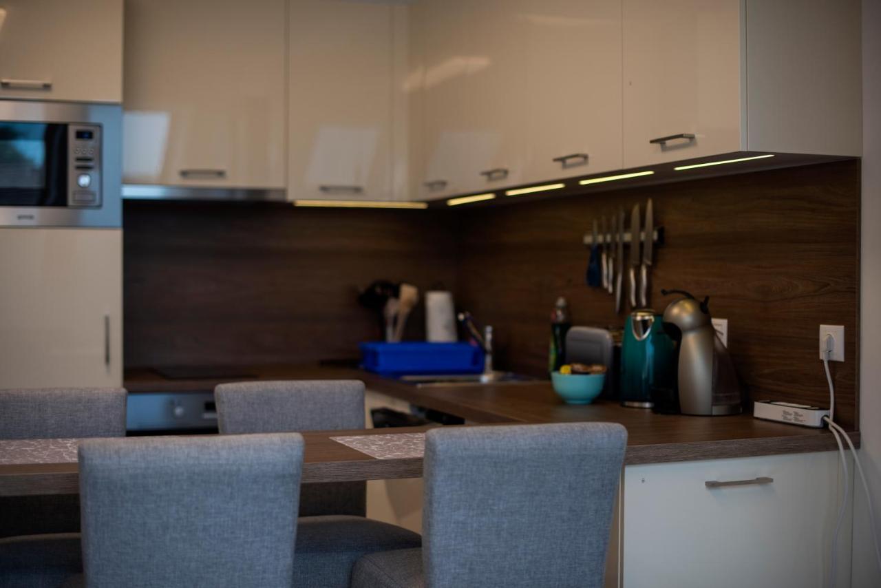 Zsuka Apartman Free Parking Pécs Exterior photo