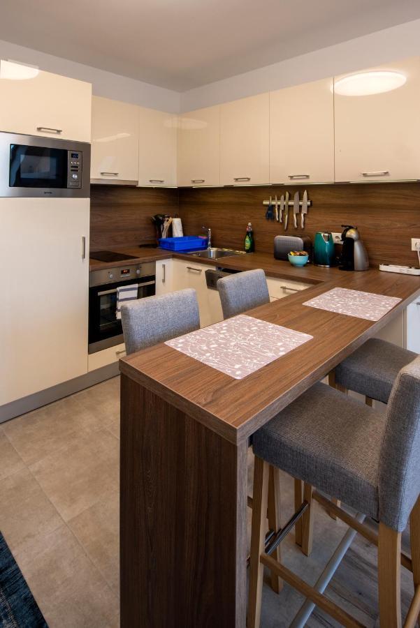 Zsuka Apartman Free Parking Pécs Exterior photo
