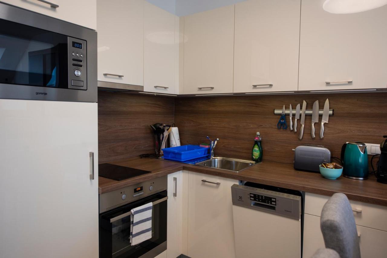 Zsuka Apartman Free Parking Pécs Exterior photo